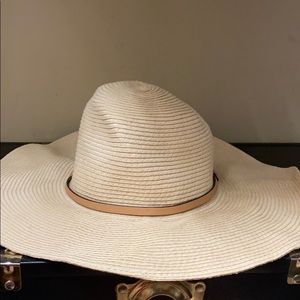 Meet your Posher, Moniqueca